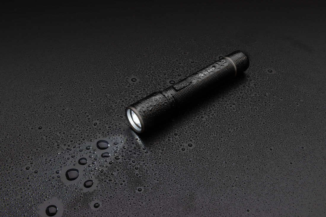 USB opladelig lommelygte i RCS genanvendt aluminium