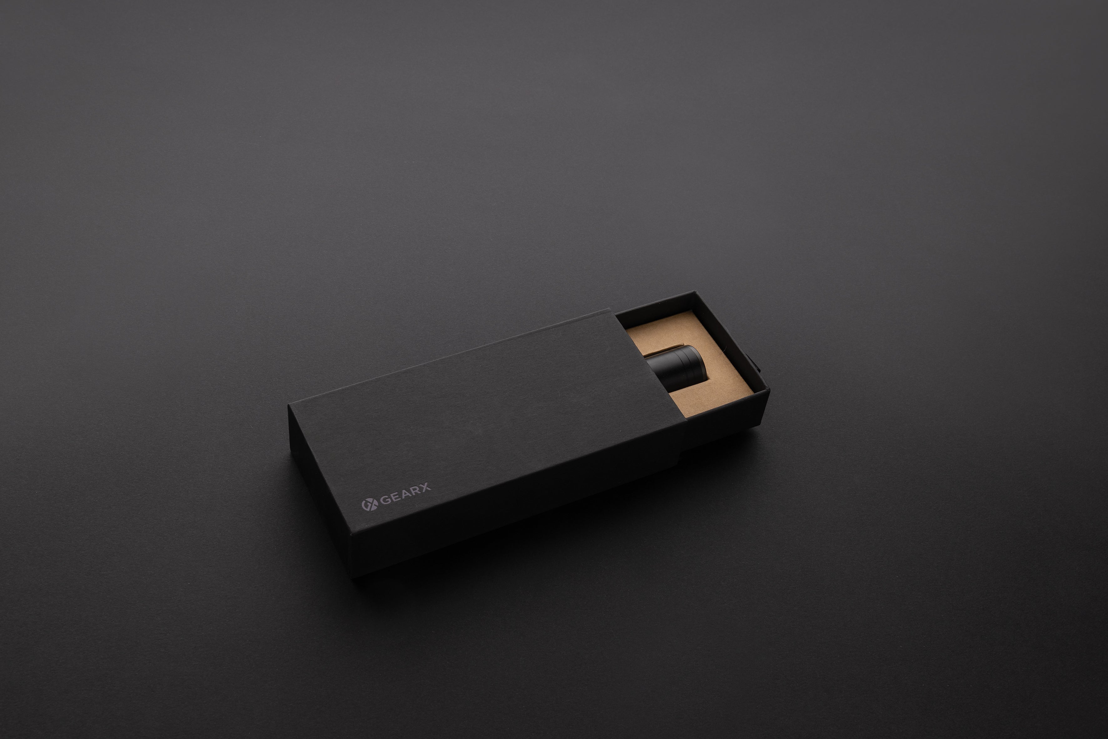USB opladelig lommelygte i RCS genanvendt aluminium